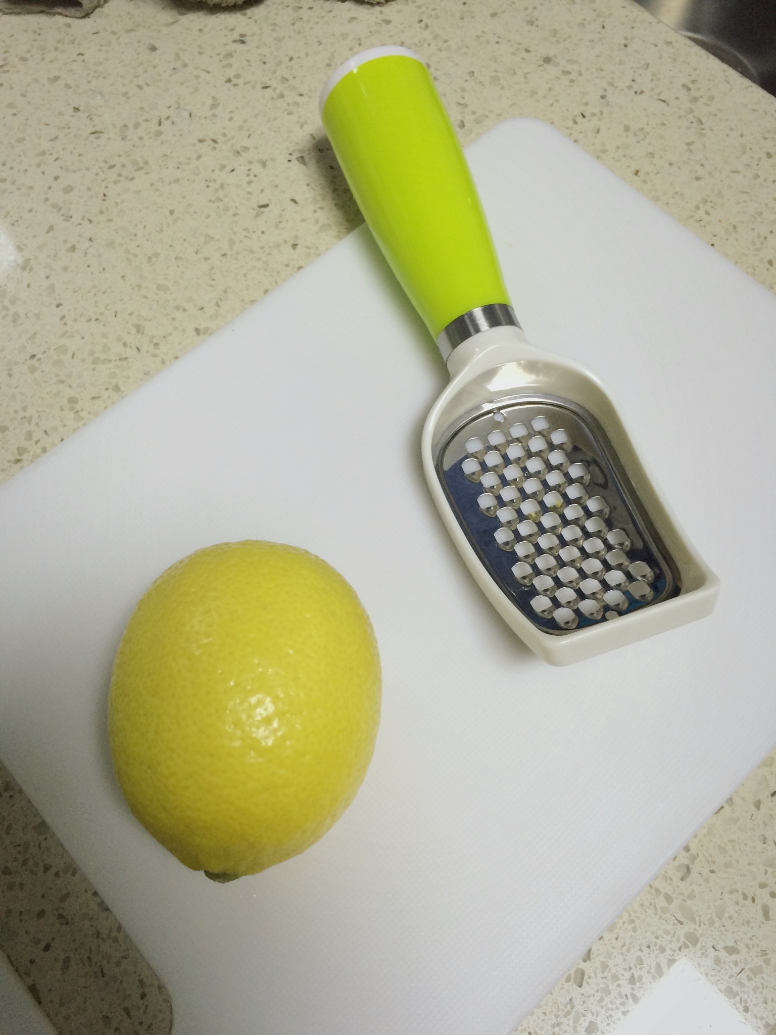 柠檬清香味蒸蛋糕（超级简单美味）的做法 步骤1