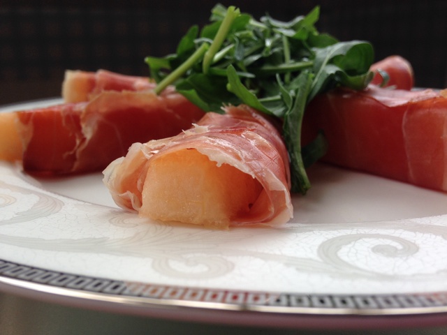 生火腿佐蜜瓜prosciutto crudo con melone