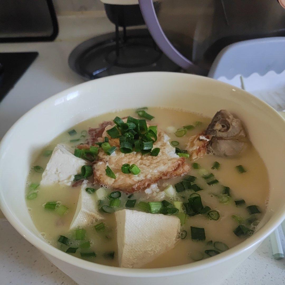 📣奶香鲫鱼汤：鱼汤就要这样做❗❗