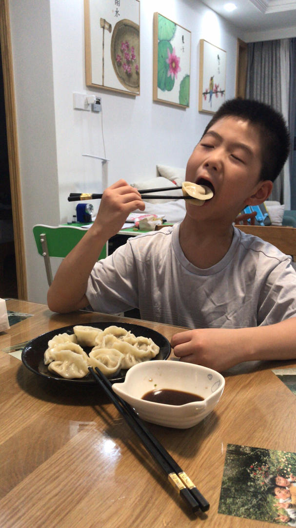 芹菜猪肉大馅饺子