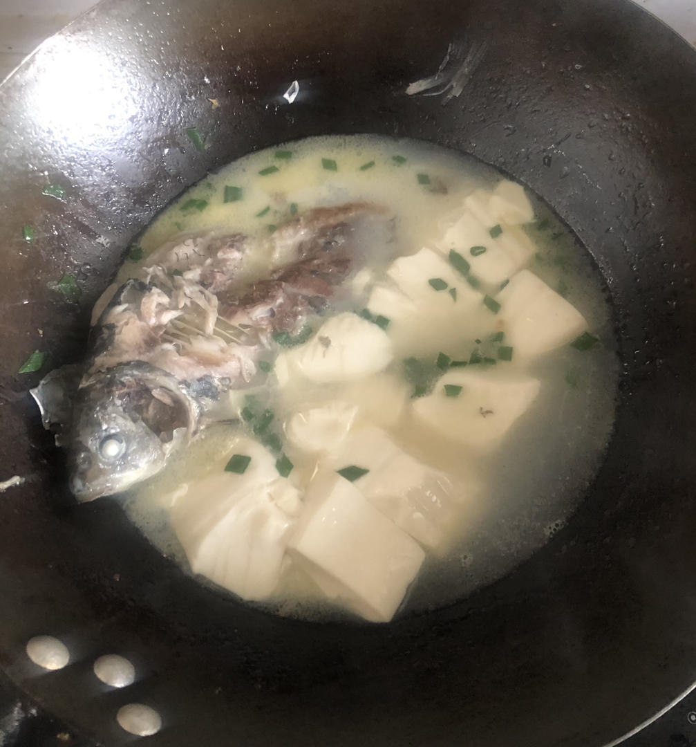 奶白鲫鱼豆腐汤|一条鱼最后的温柔