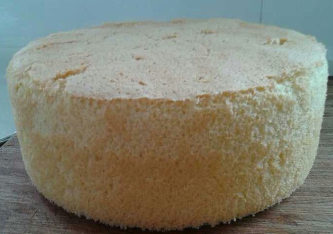 超简单完美戚风蛋糕（6寸2蛋）附打发、翻拌、脱模视频