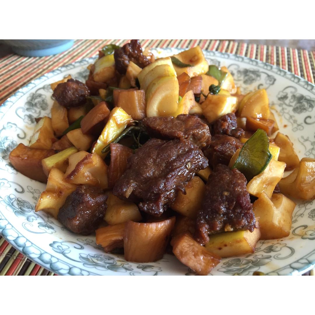 黑椒杏鲍菇牛肉粒