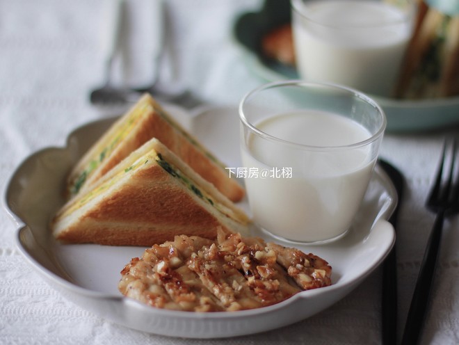 香港网红餐厅的葱花蛋多士的做法步骤图 北栩饮食手记 下厨房 香港网红餐厅的葱花蛋多士的做法步骤图 北栩饮食手记 下厨房
