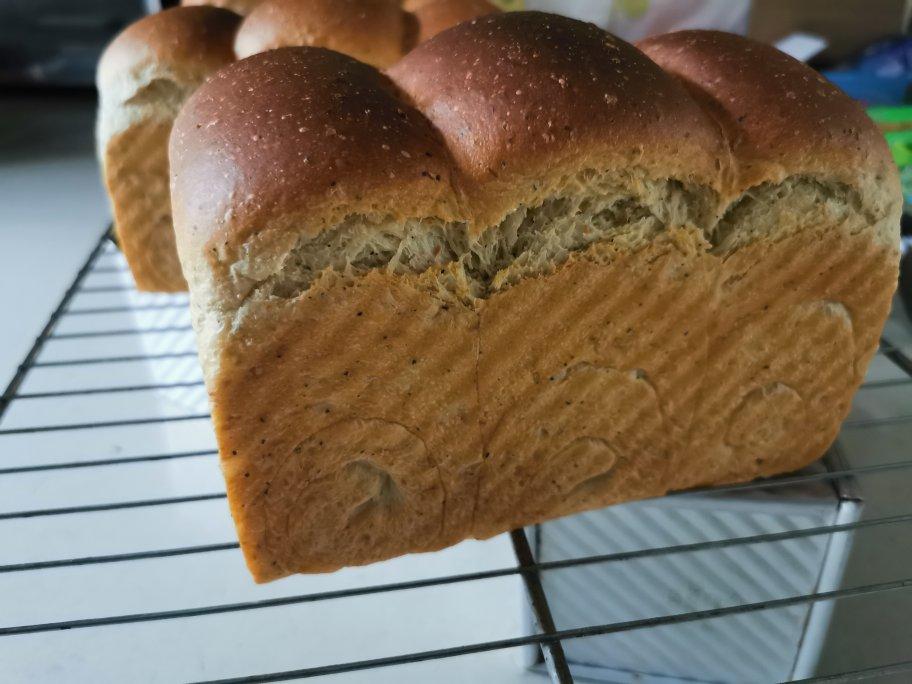 奶香纯粹的重料淡奶油吐司