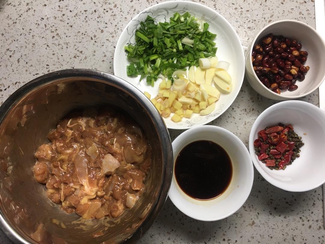 厨师长教你: “宫保鸡丁”的川味正宗做法, 一看就有食欲, 收藏了