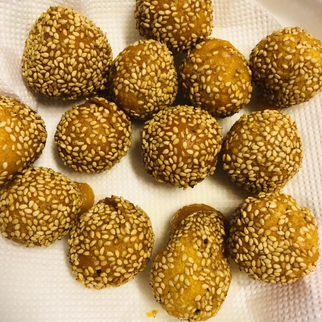 黄金球之一（南瓜芝麻球）