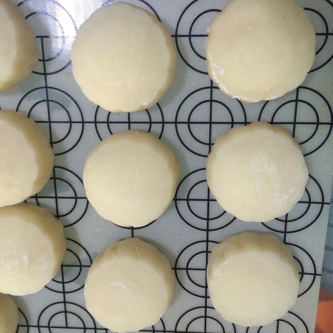 冰皮豆沙月饼