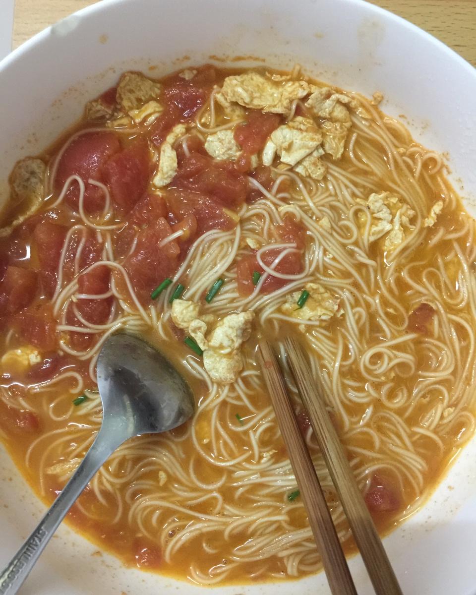 恨不得抱着锅舔的番茄鸡蛋面