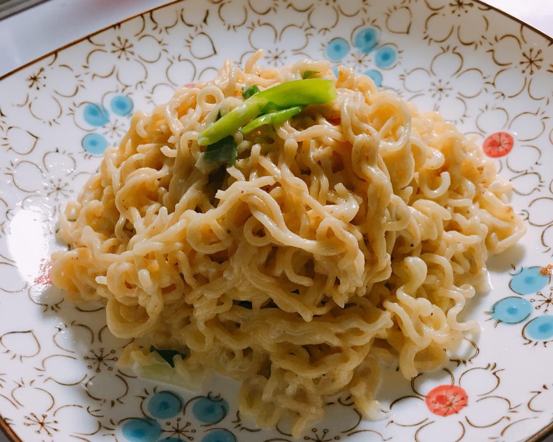 牛奶拌面的做法