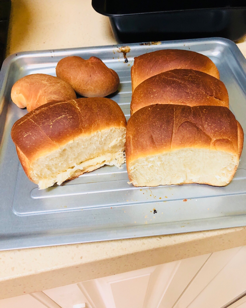 家庭烤箱自制面包图片