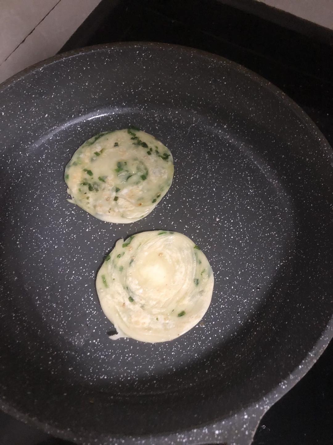 吃不完的饺子皮⁉️懒人版葱油饼🔆早餐好搭档