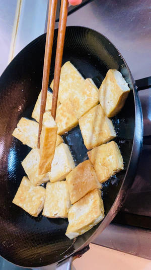 咸肉豆腐白菜煲的做法 步骤3
