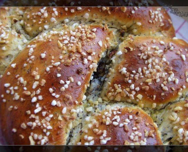 蓝罂粟苹果面包的做法