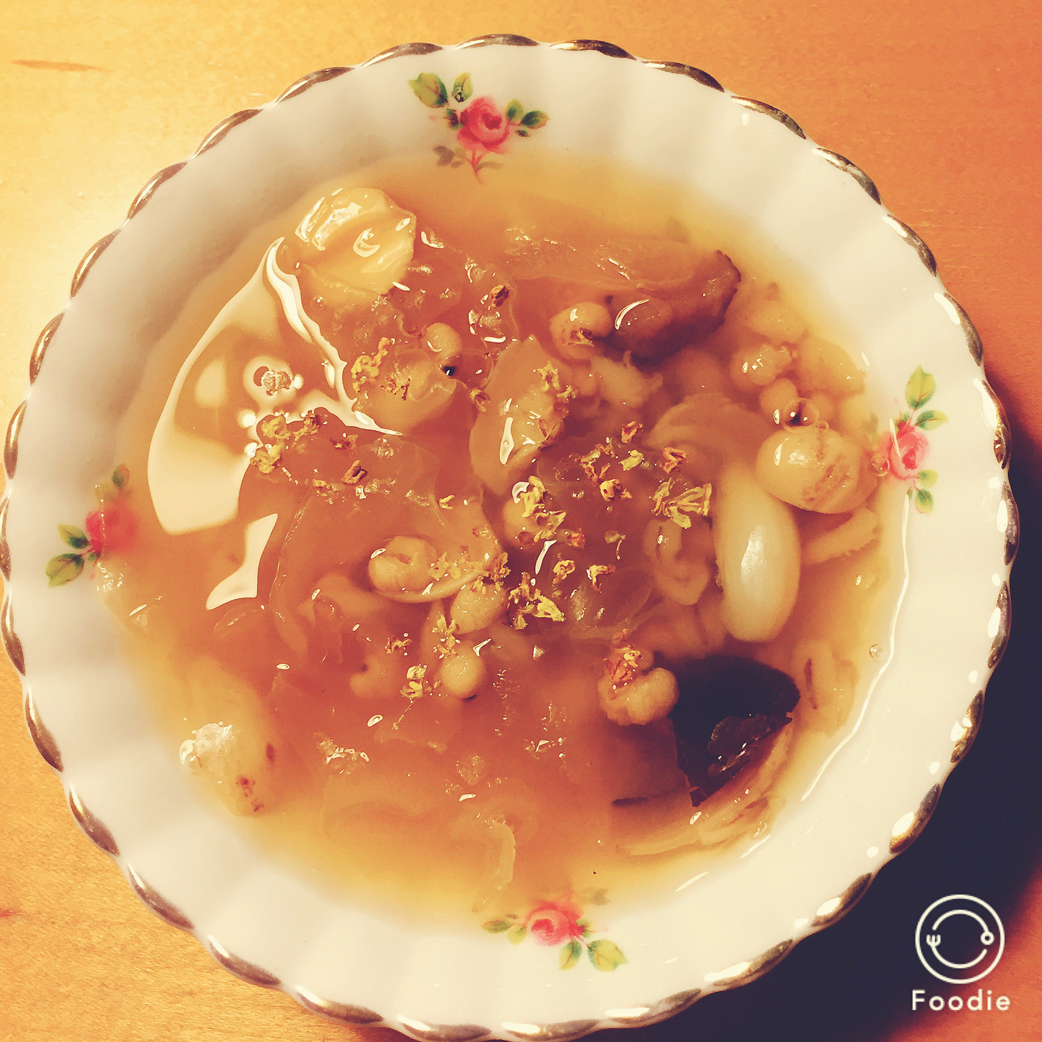 红枣银耳莲子羹