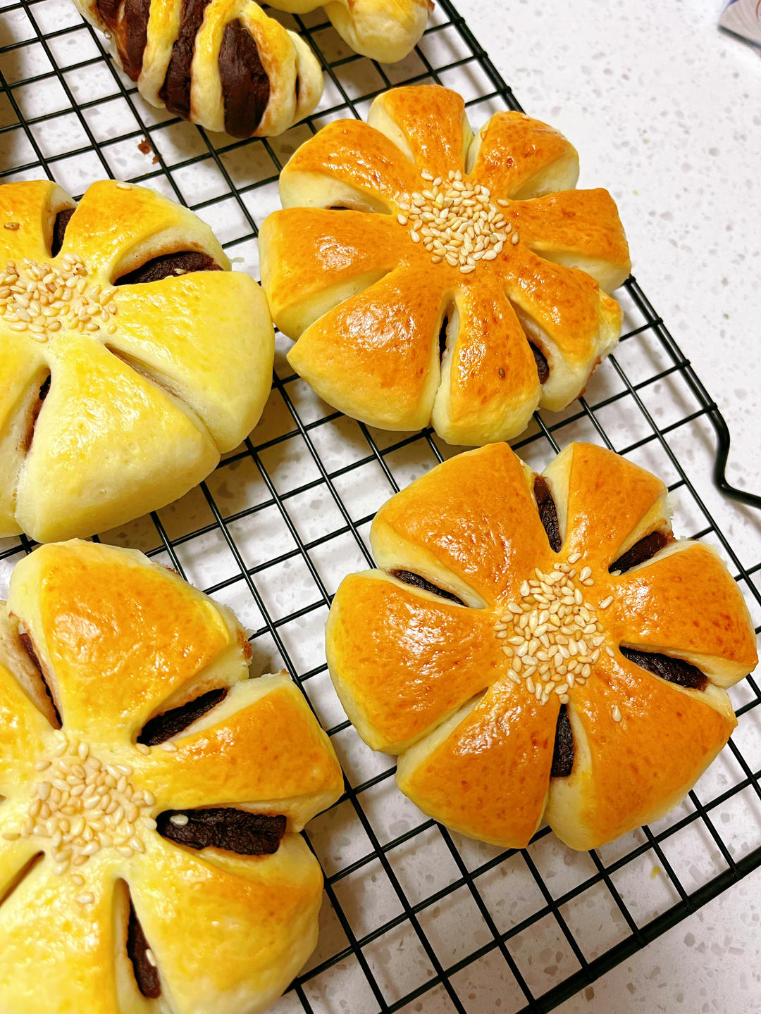 豆沙花朵面包（附红豆馅做法）