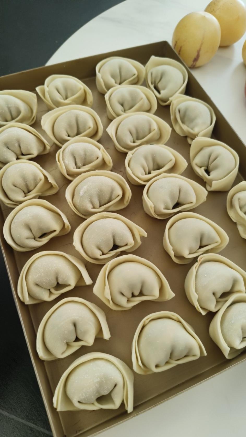 香菇青菜猪肉馅大馄饨