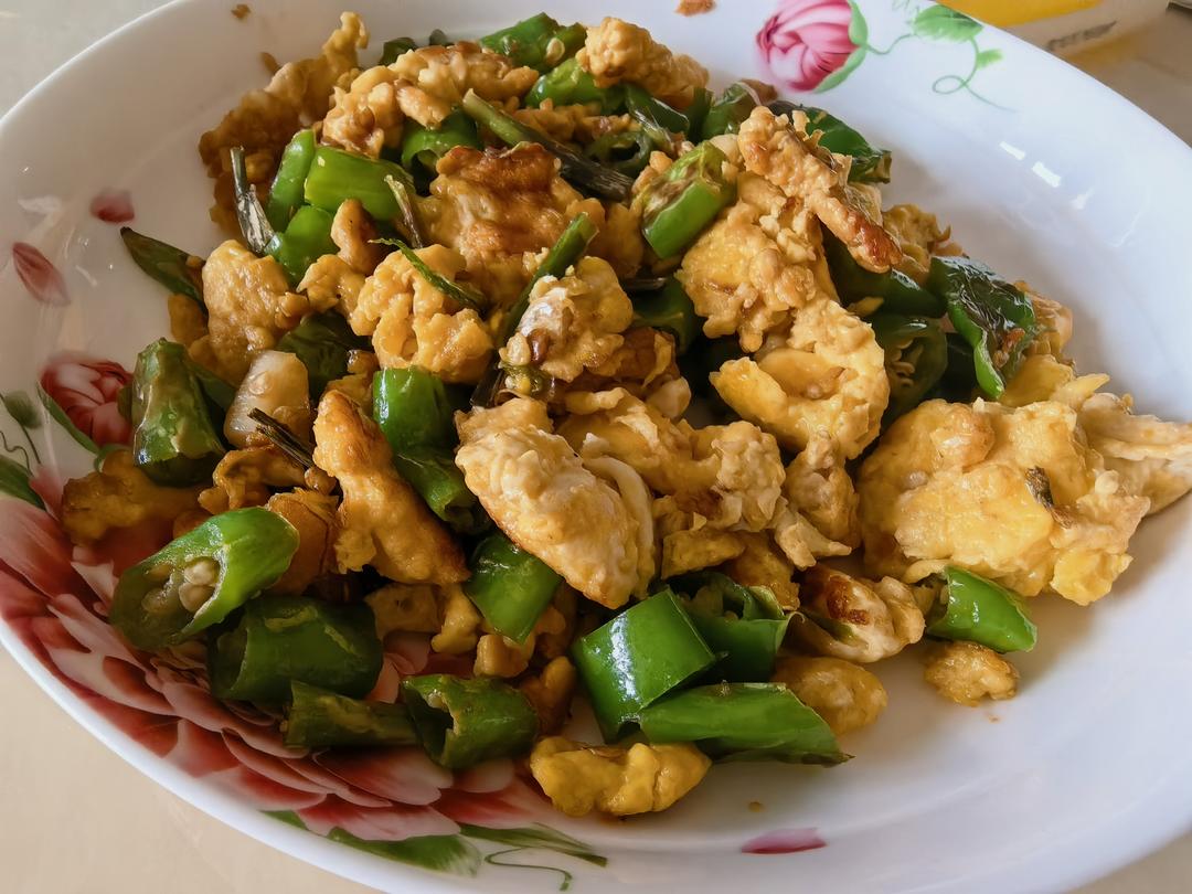 下饭夹馍都好吃的线椒炒鸡蛋