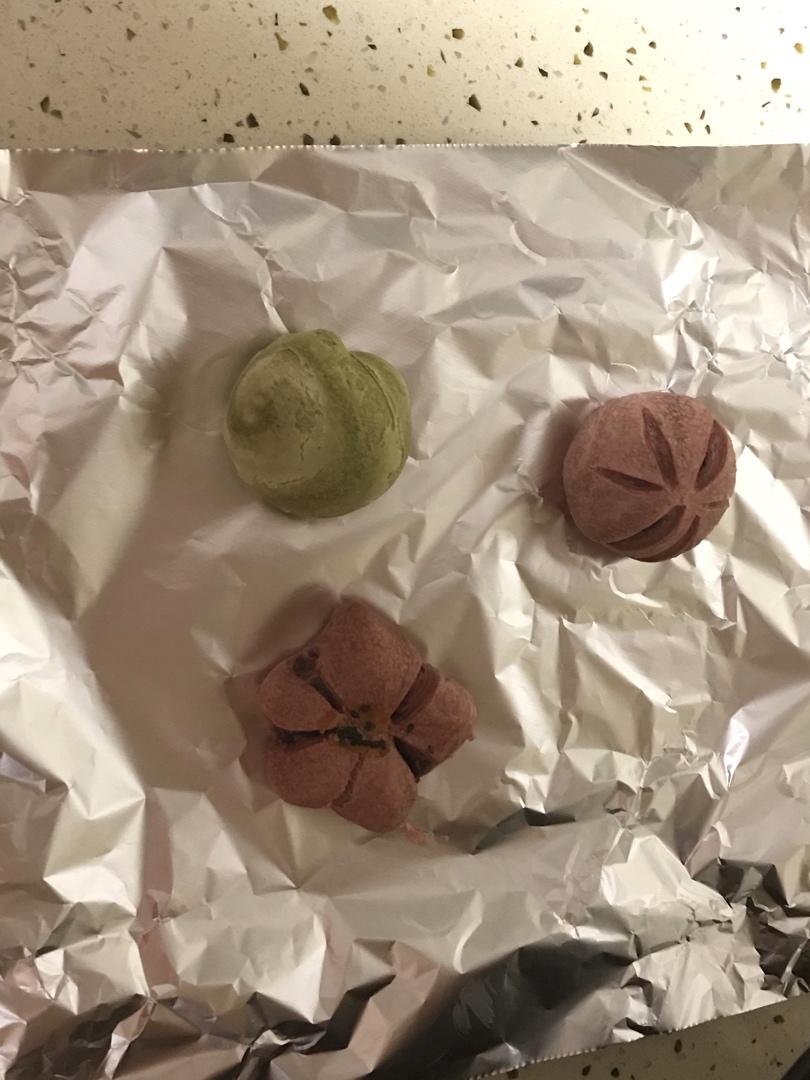 绿豆沙馅桃花酥