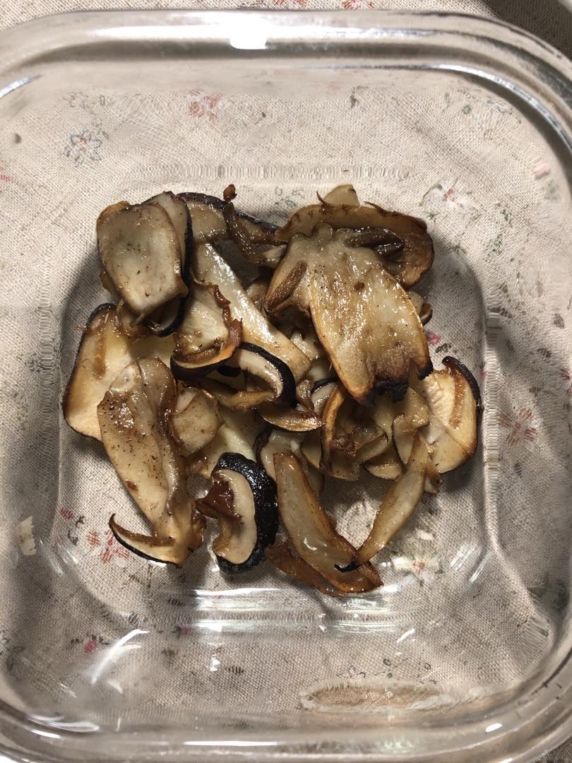 黄油煎松茸