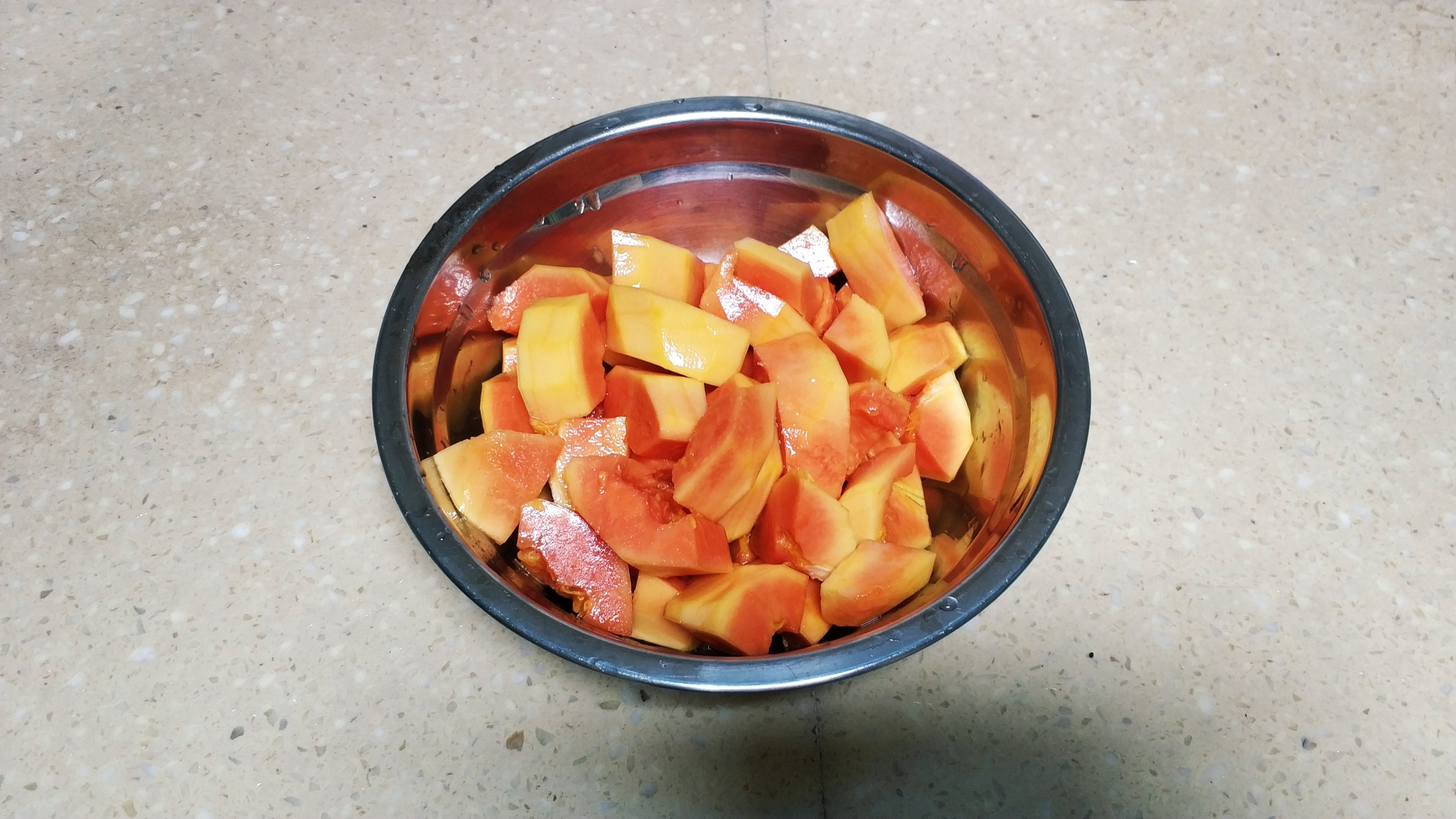 桃胶皂角米木瓜小米甜粥的做法 步骤3