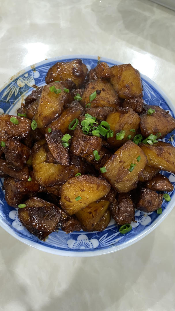 新手易做！好吃到舔盘的红烧肉香糯不腻