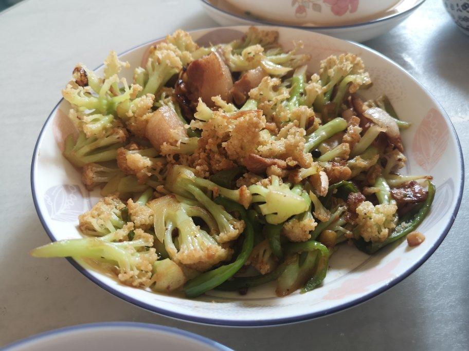 干煸菜花（花菜炒肉）