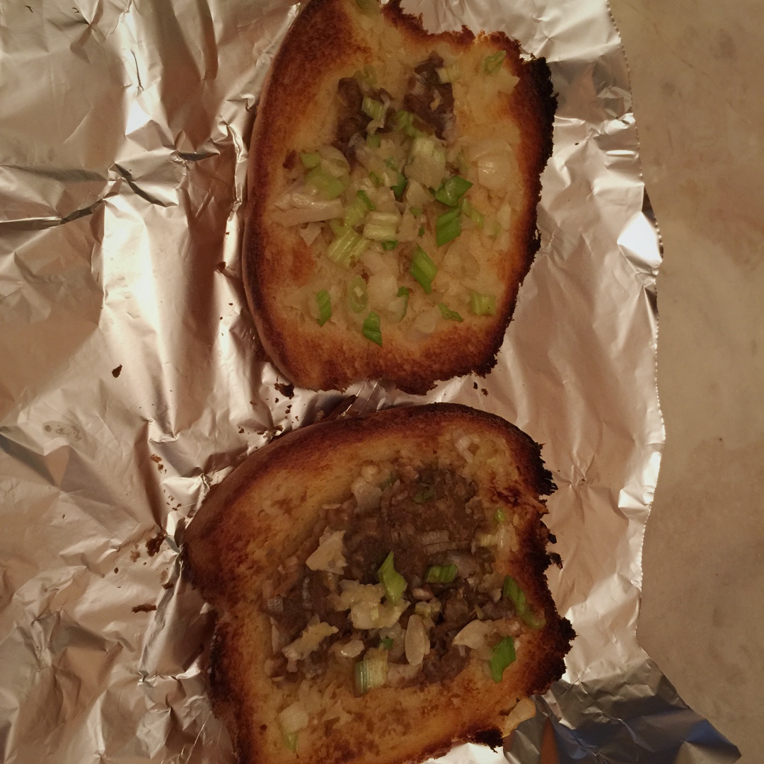 [快手早餐]香菜蒜蓉烤吐司