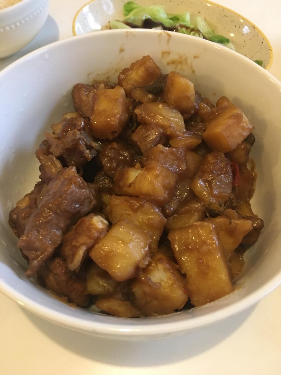 土豆烧排骨