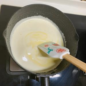 用双皮奶剩下蛋黄做の卡仕达酱的做法 步骤6