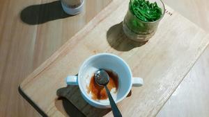 星级菜在家轻松做菌菇香拌荷兰豆的做法 步骤4
