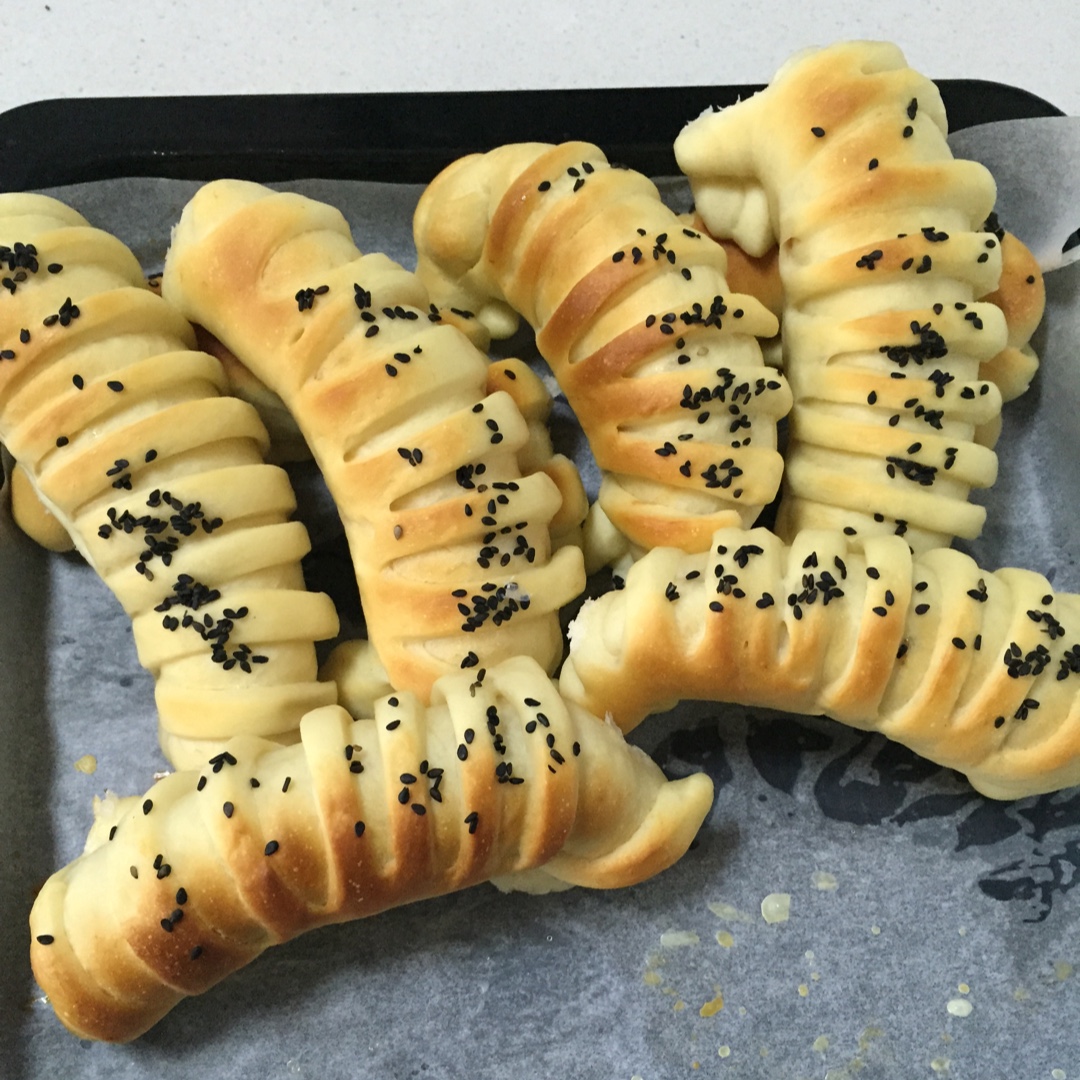 毛毛虫肉松面包