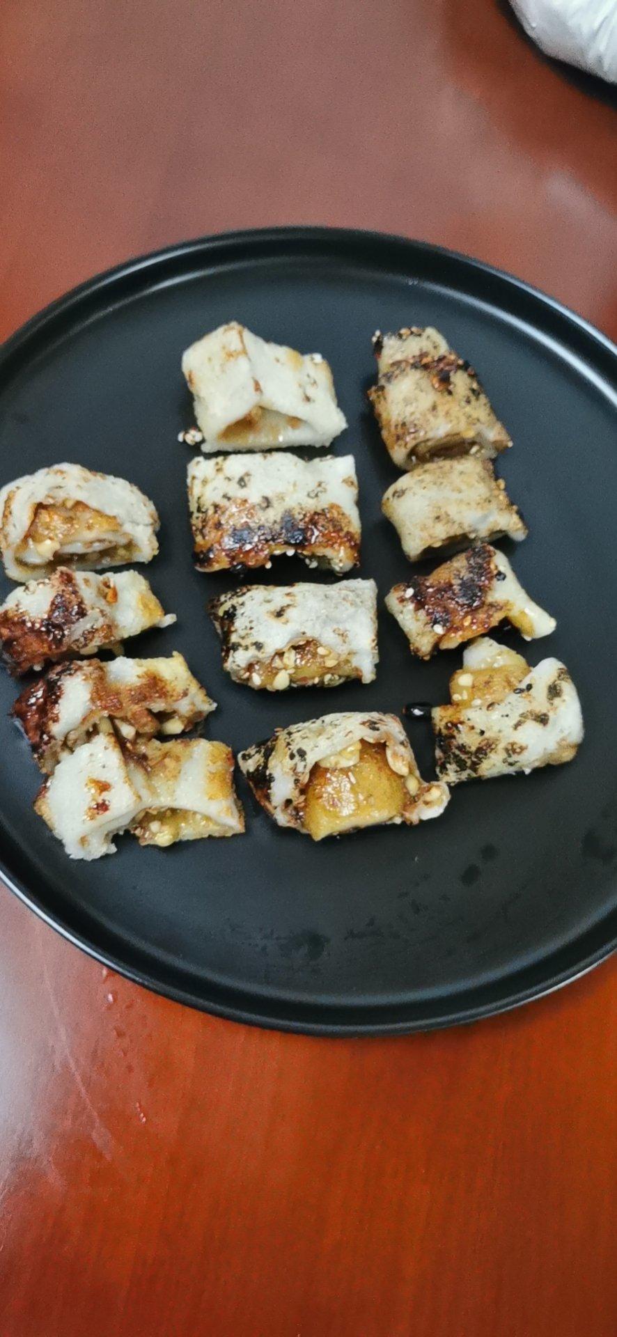 外酥里糯的核桃芝麻糯米卷