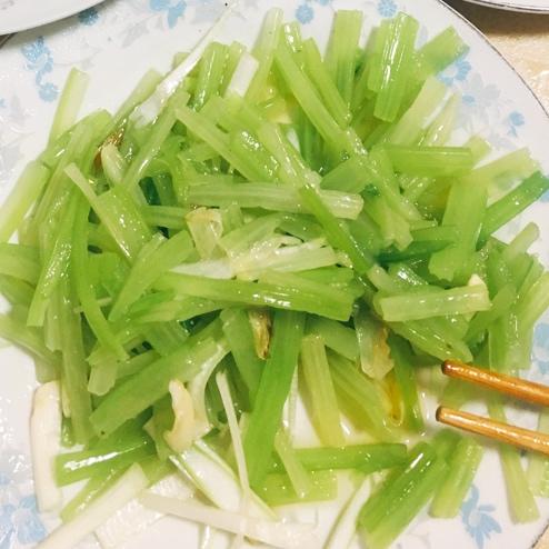 芹菜这样做有毒，吃一次爱一次