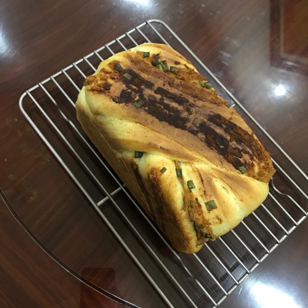 香葱肉松手撕吐司