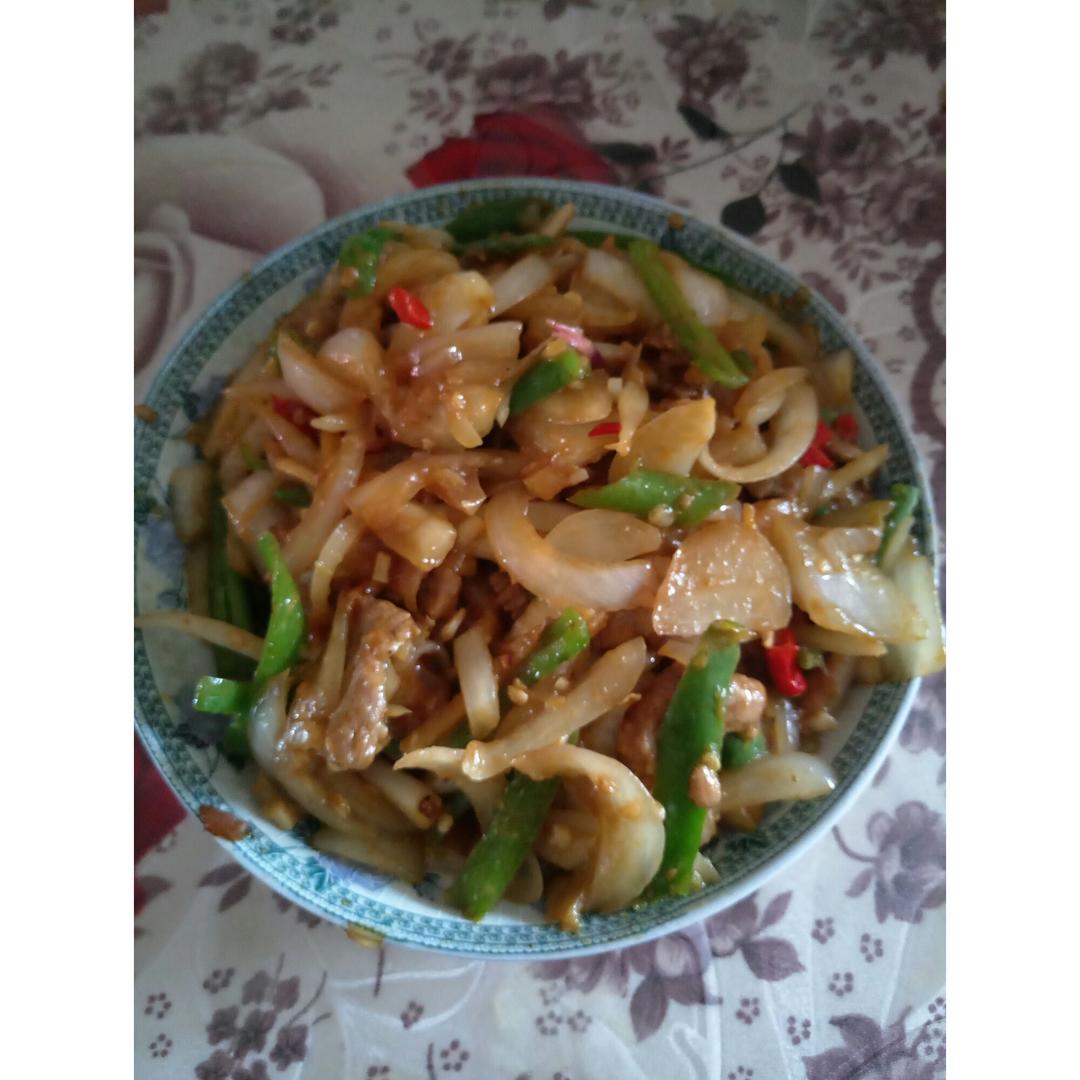 洋葱青椒炒肉丝