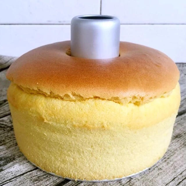 两蛋烟囱戚风蛋糕