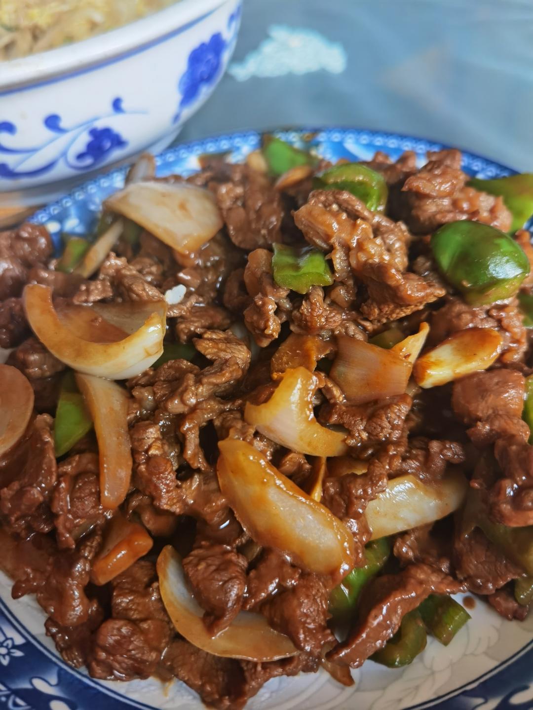 老少皆宜的一道“青椒洋葱爆炒牛肉”