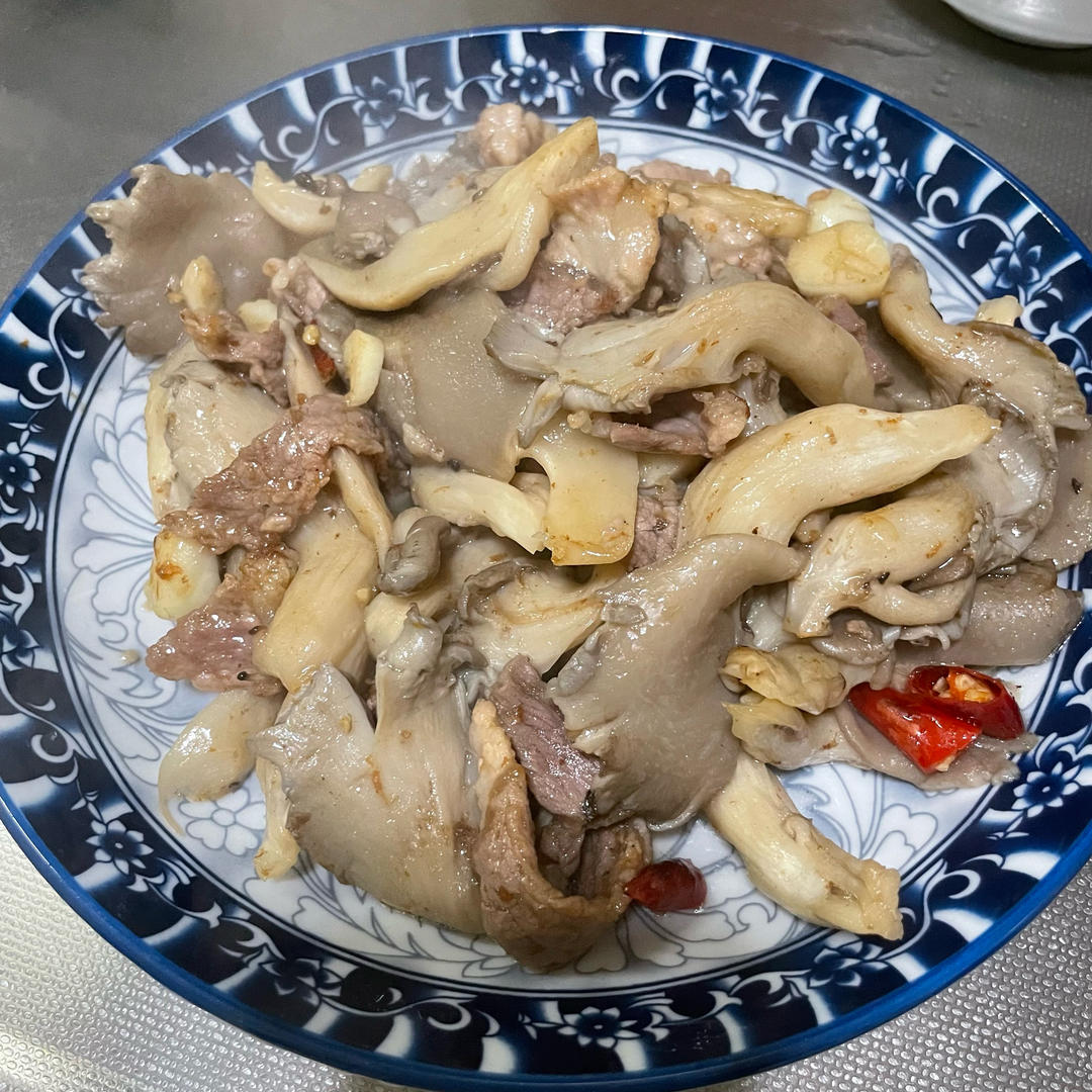 平菇炒肉片