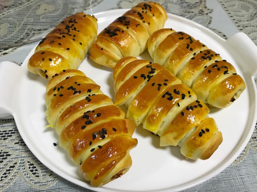 毛毛虫肉松面包