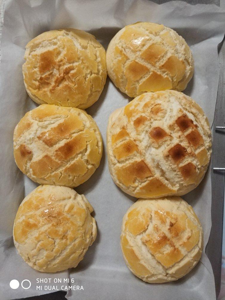 好吃到炸裂的港式菠萝包（附带制作酥皮的小视频）