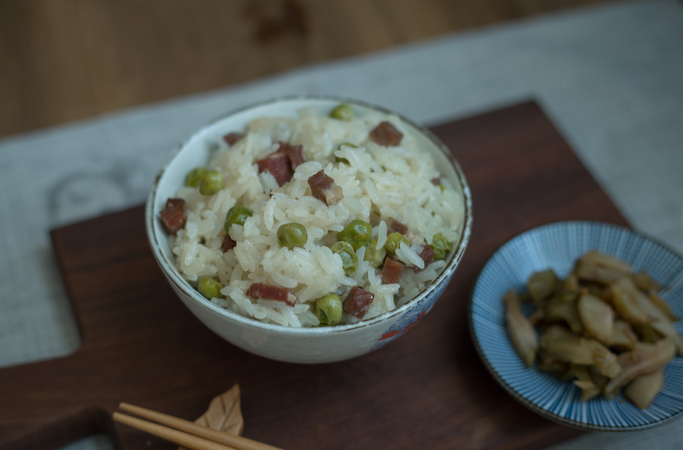 火腿豌豆糯米饭的做法