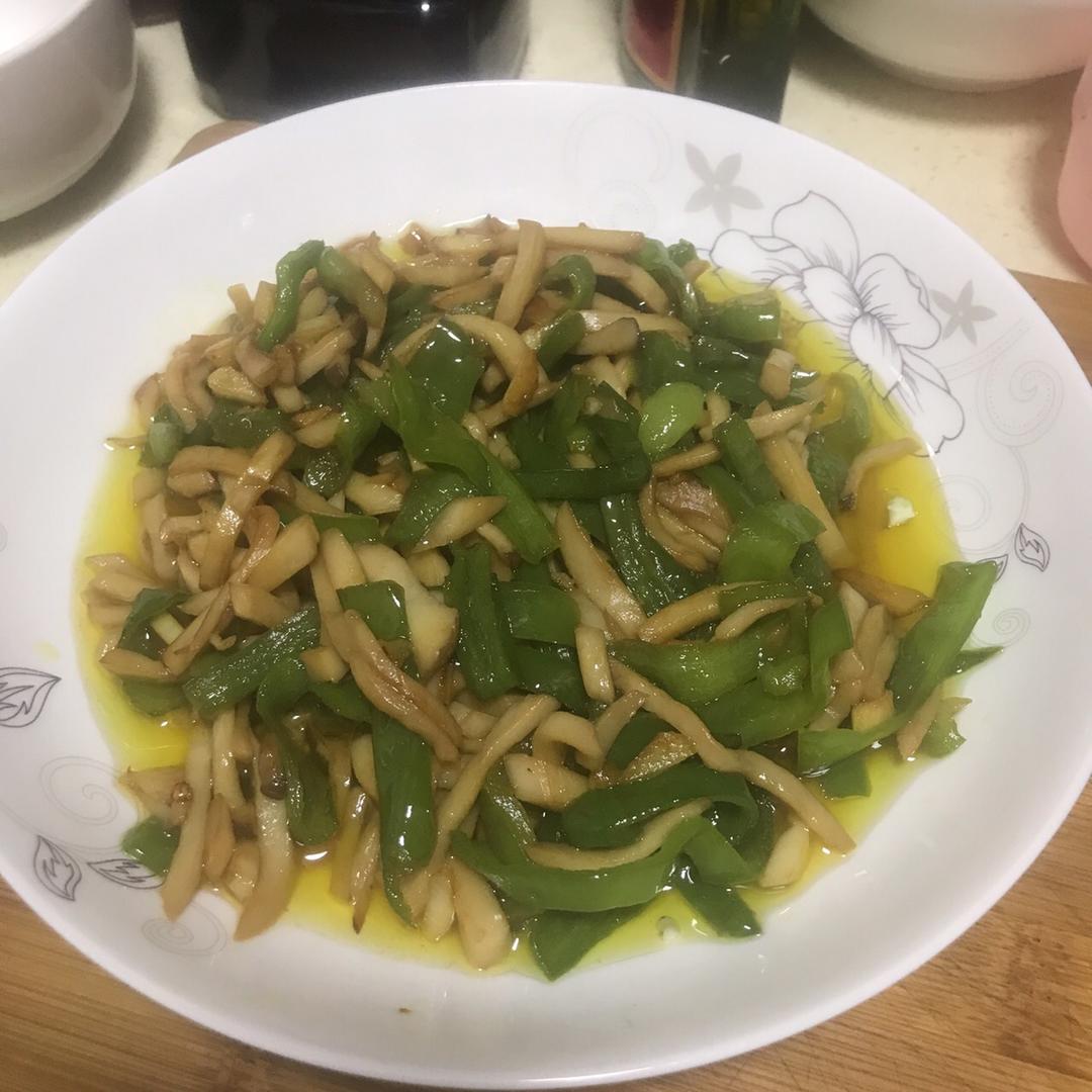 青椒素炒杏鲍菇