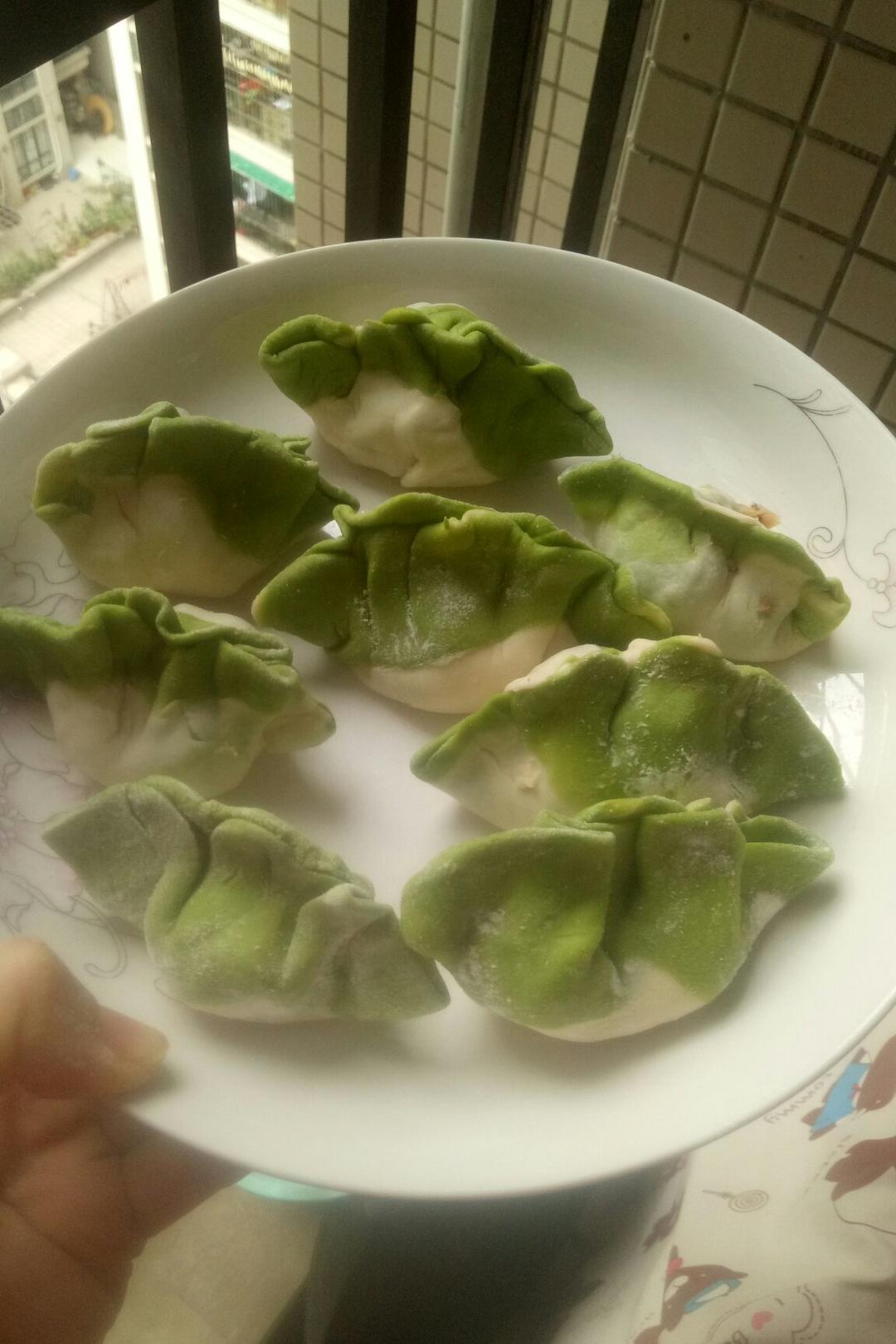 翡翠白玉白菜饺子详细版（附翡翠白玉白菜饺子包法，翡翠白玉饺子皮两种制法，面包机和面，翡翠白玉烧卖，各种馅料搭配）
