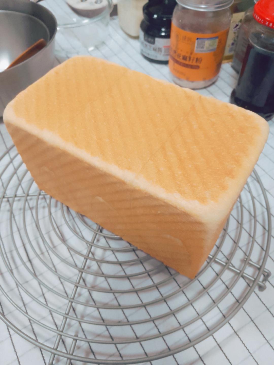 用烤箱自己做面包--手工牛奶吐司面包