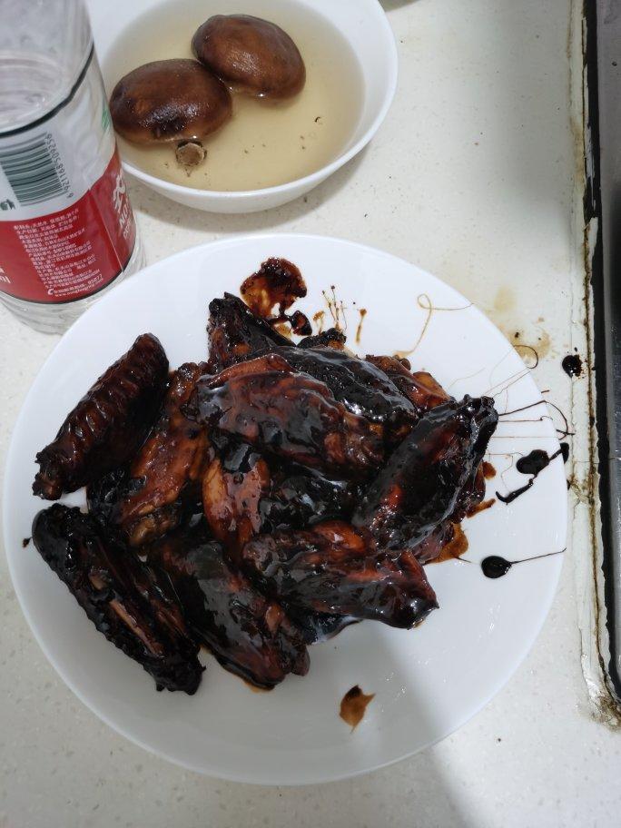 厨师长教你：“可乐鸡翅”的家常做法，味道鲜嫩可口，先收藏起来