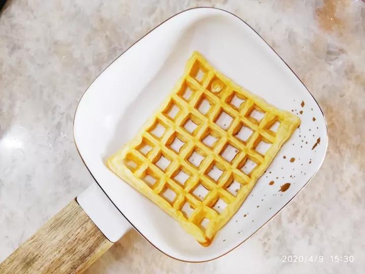 不加泡打粉也能无比松软的华夫饼，蛋奶香味儿十足