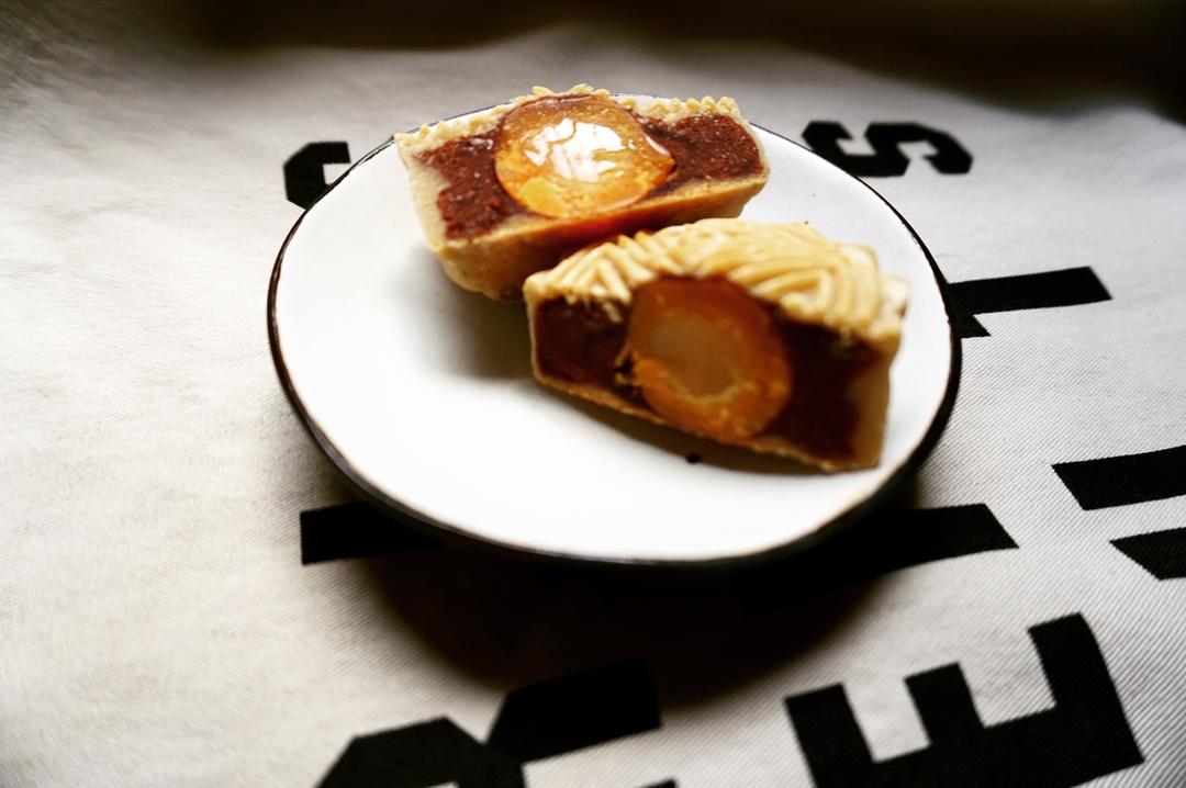 广式月饼——蛋黄莲蓉月饼