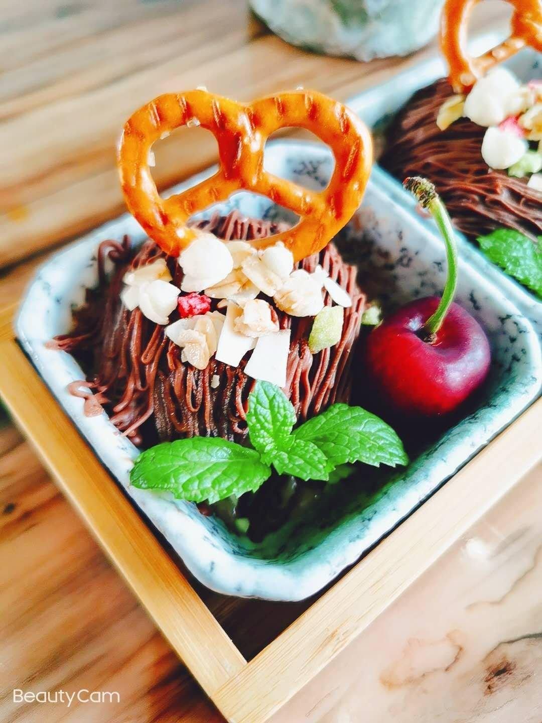 浓醇黑巧克力冰淇淋（免搅打）