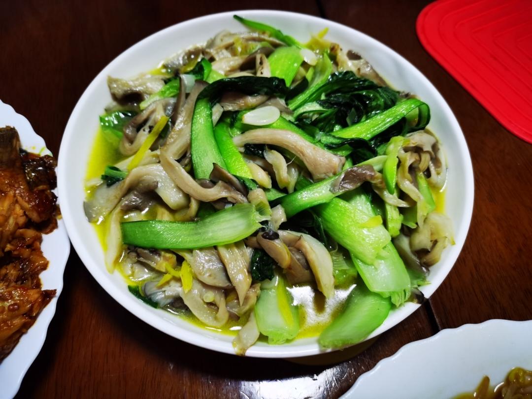 油菜炒平菇